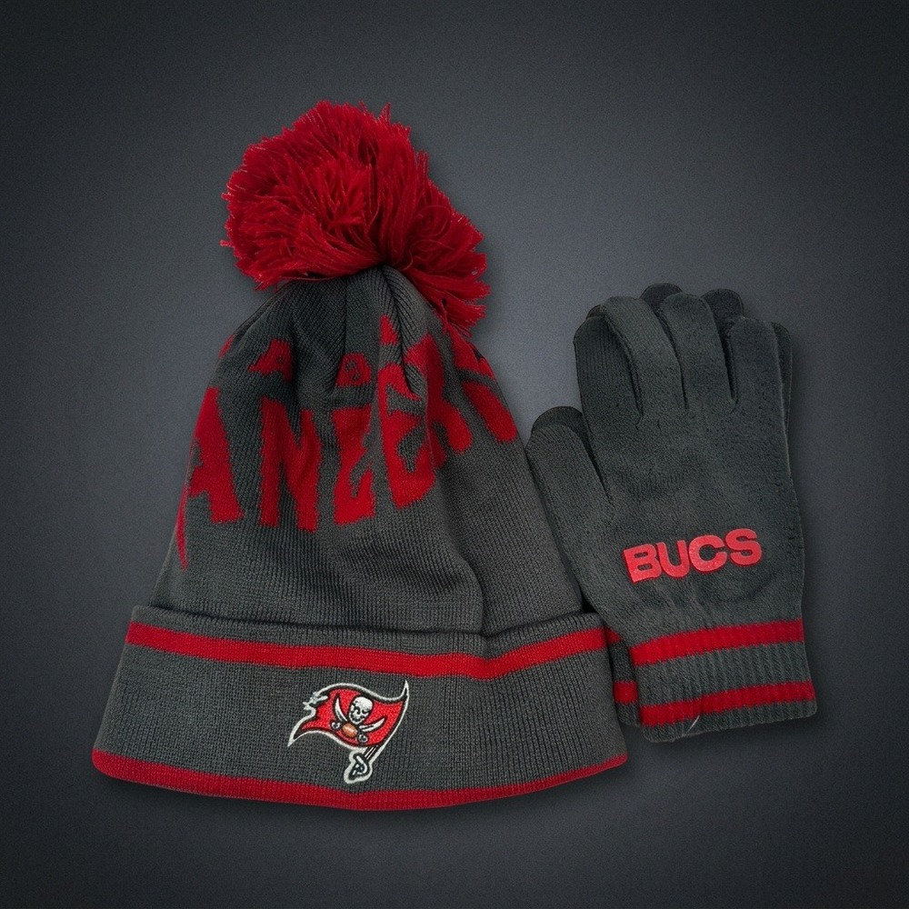 NWT WEAR by Erin Andrews Tampa Bay Buccaneers Beanie Hat & Gloves Set Charcoal